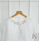 ALLIA WHITE BLOUSE / RAYA COLECTION