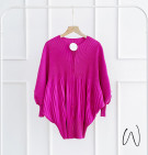 BATWING PLEATES TOP / ATASAN BATWING